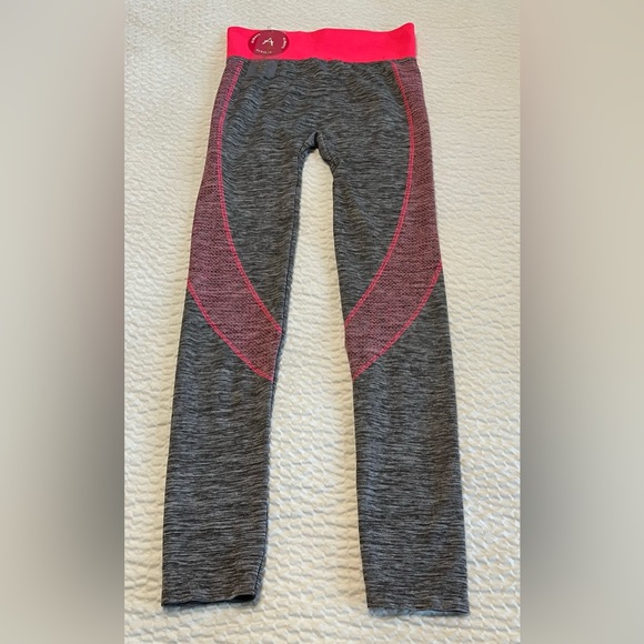 🎁NWT Women’s 2pc Activeware Set-Tank/Leggings - Picture 5 of 14
